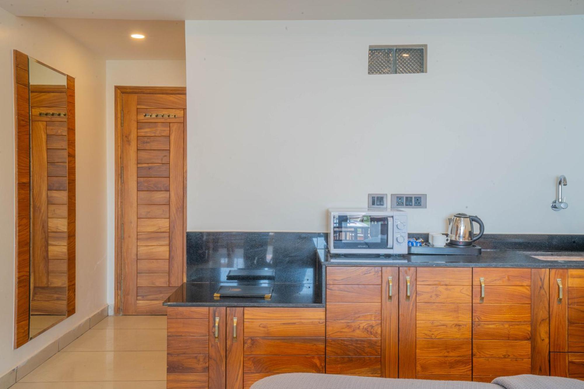Perfectstayz Mokshada Suites Мусори Екстериор снимка